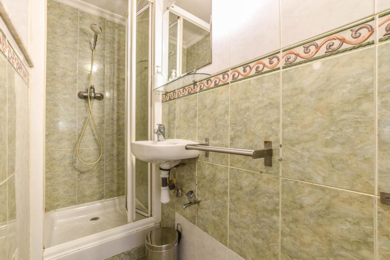Apartamento Plaza De Lavpies Apartman Madrid Kültér fotó