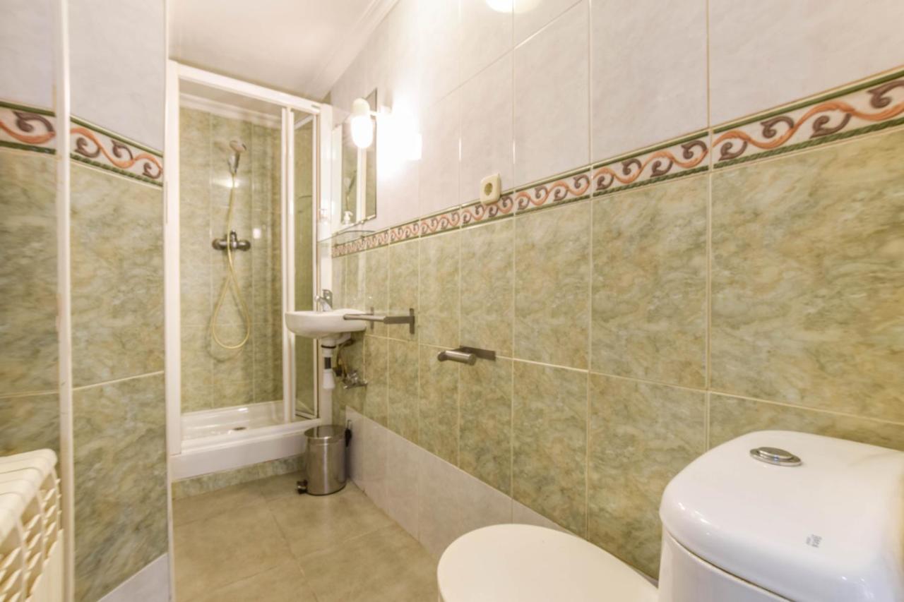 Apartamento Plaza De Lavpies Apartman Madrid Kültér fotó