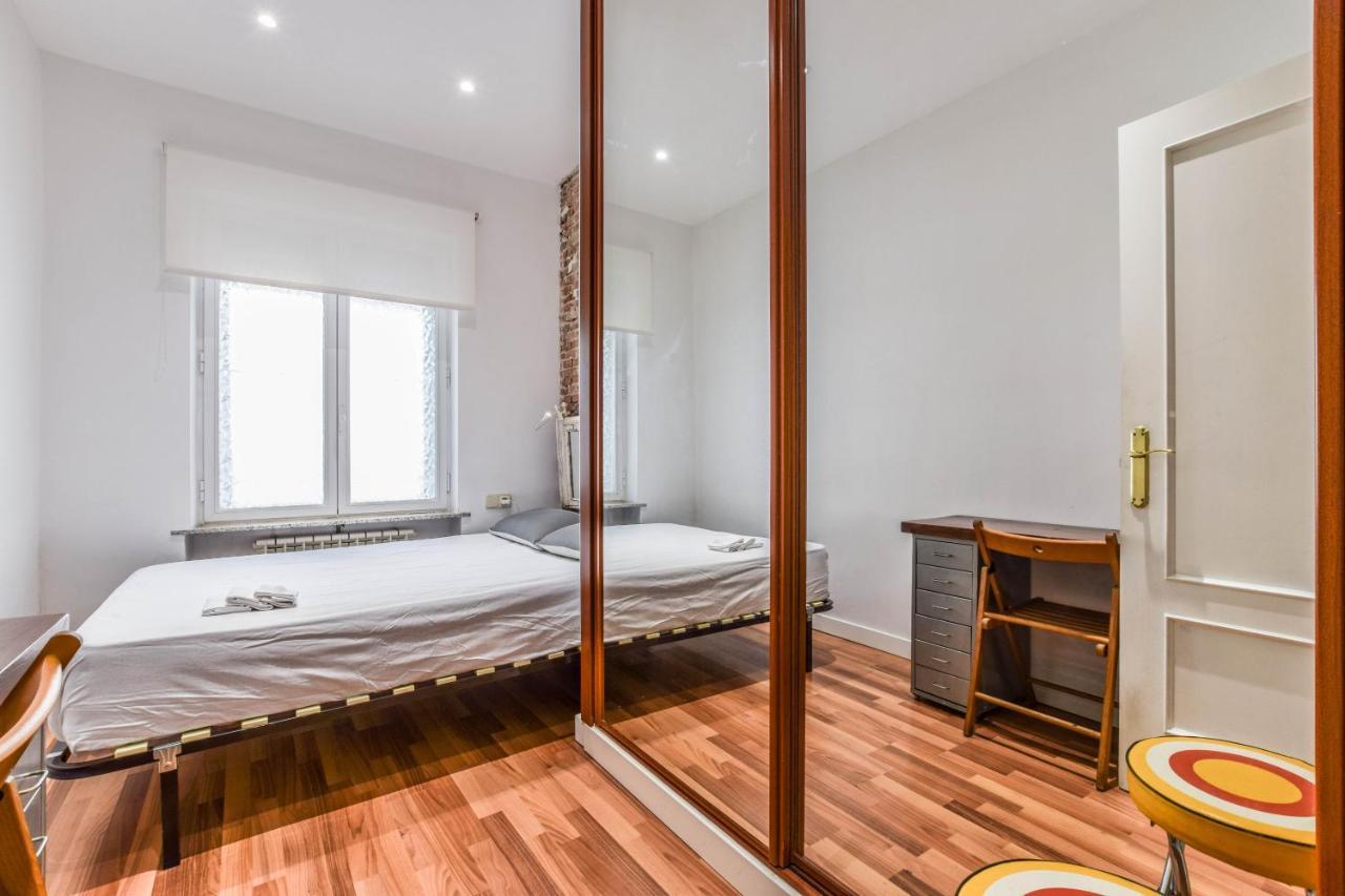 Apartamento Plaza De Lavpies Apartman Madrid Kültér fotó