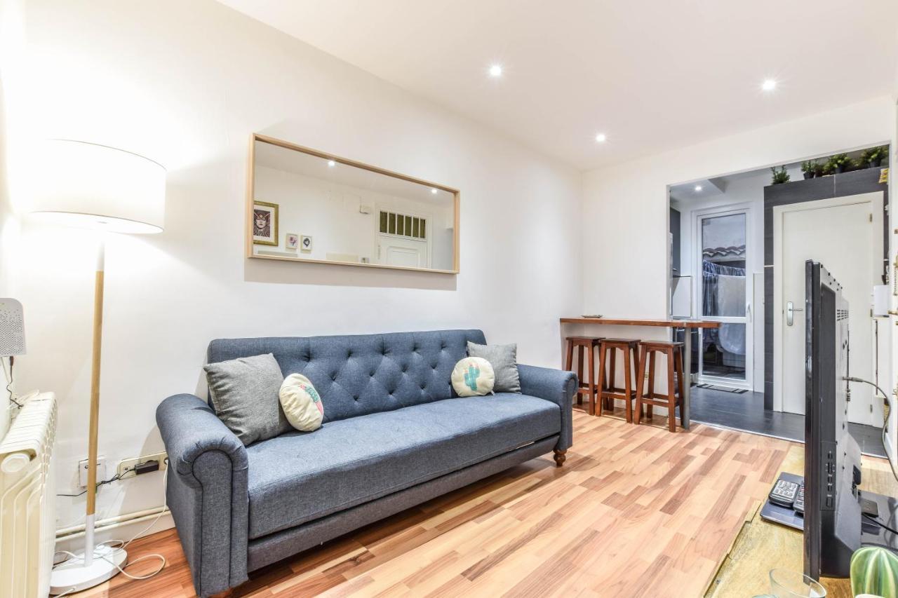 Apartamento Plaza De Lavpies Apartman Madrid Kültér fotó