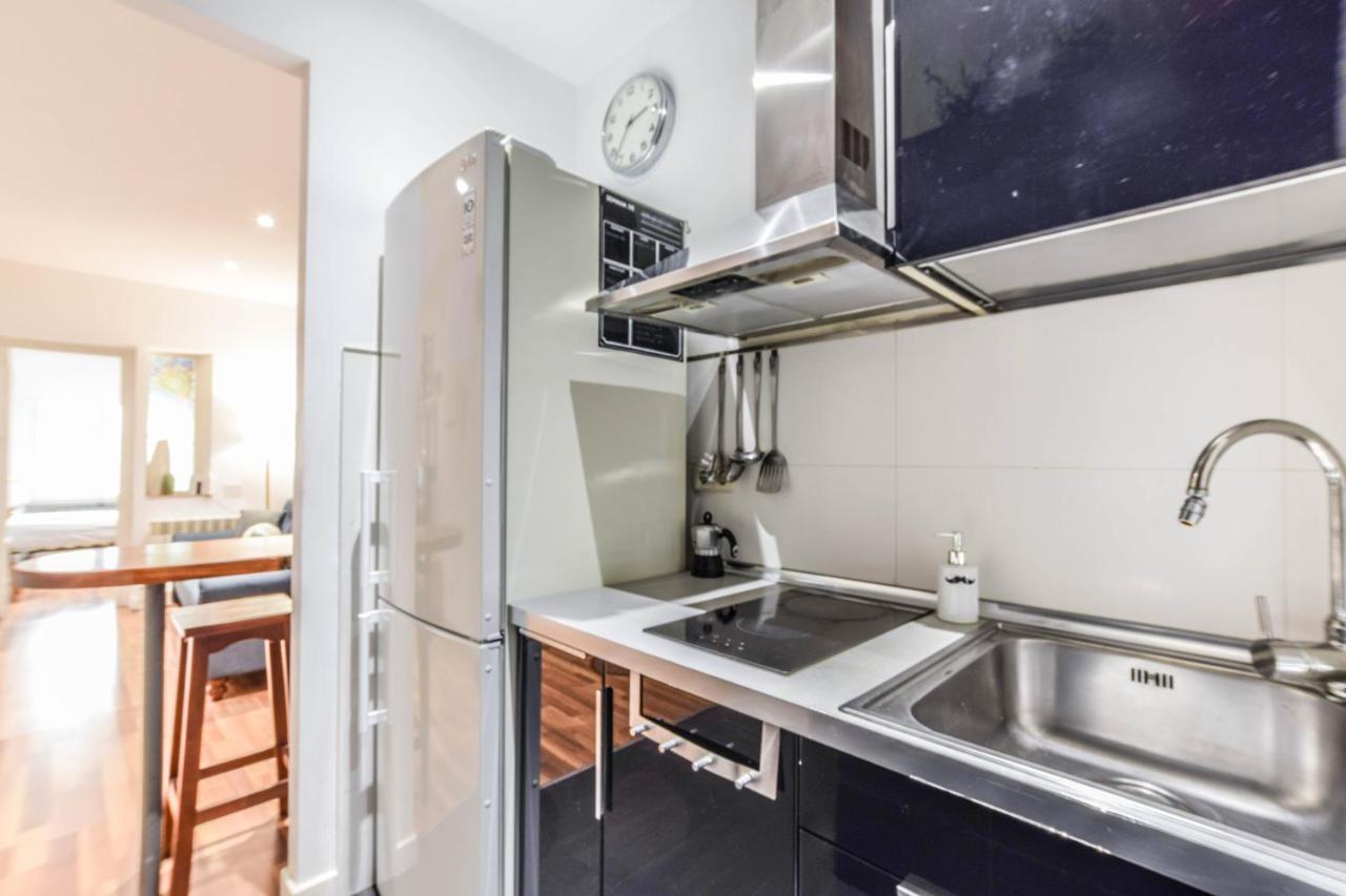 Apartamento Plaza De Lavpies Apartman Madrid Kültér fotó